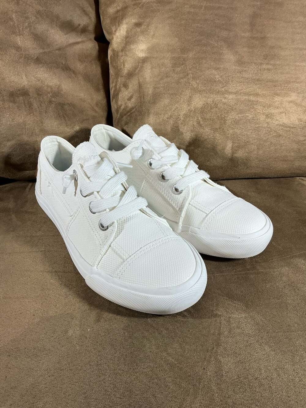 Blowfish Malibu Marley Sneaker Size 7.5 White Canvas
